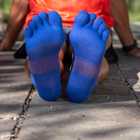 Injinji Run Lightweight No-Show Toe Socks in Blue