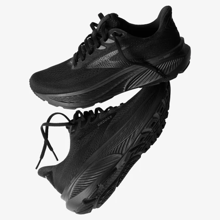 Brooks Ghost 17 in Black/Black