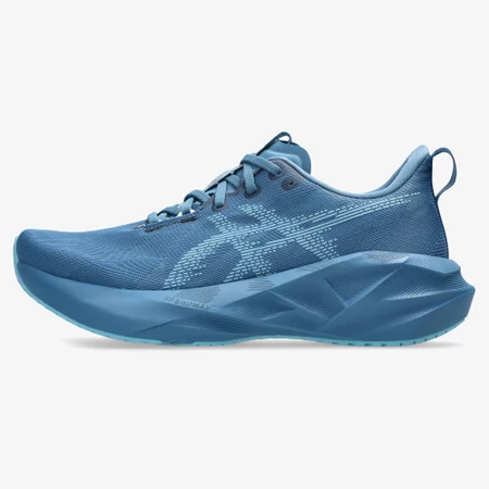 Asics Novablast 5 in Winter Sea