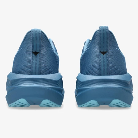 Asics Novablast 5 in Winter Sea