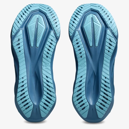 Asics Novablast 5 in Winter Sea