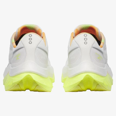Saucony Endorphin Speed 4 in White/Sunny