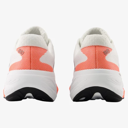 New Balance 880v15 in White/Red