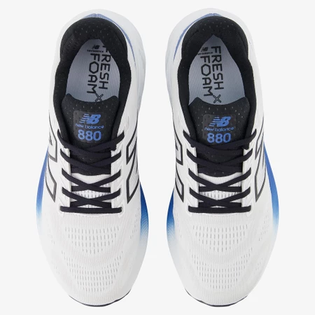 New Balance 880v15 in White/Blue
