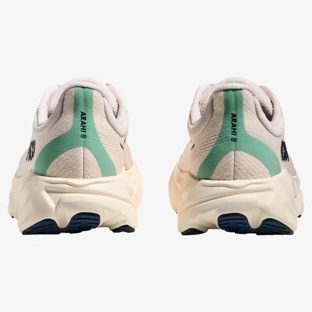 Hoka Arahi 8 in Rose Cream