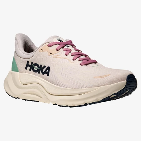 Hoka Arahi 8 in Rose Cream