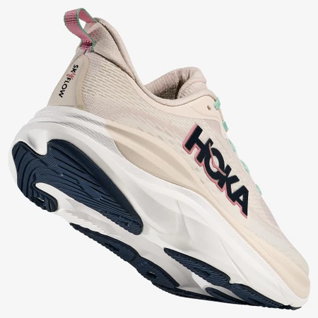 Hoka SkyFlow in Rose Cream