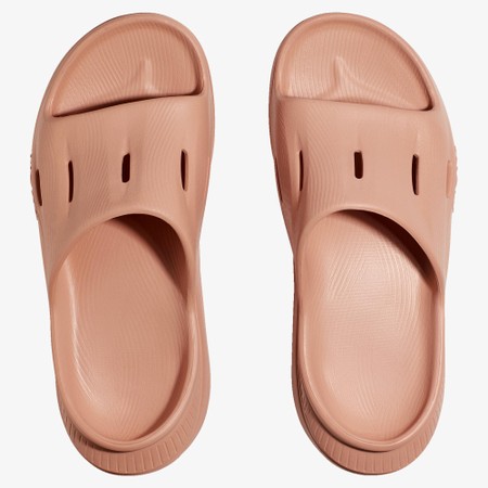 HOKA  Ora Recovery Slides 3