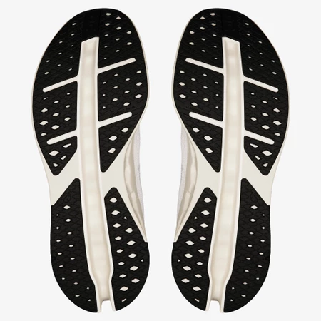 On CloudSurfer Max in White/White