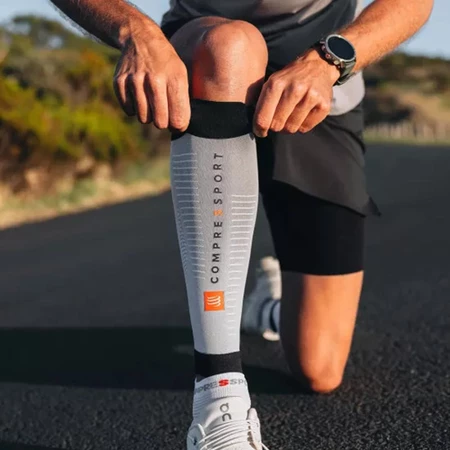 Compressport Calf Sleeves R2 3.0 in Grey/Black