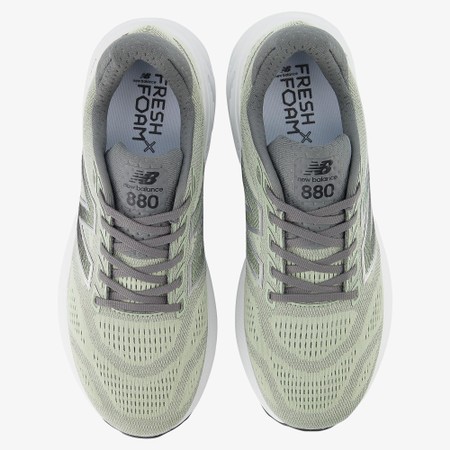 NEW BALANCE  880v15