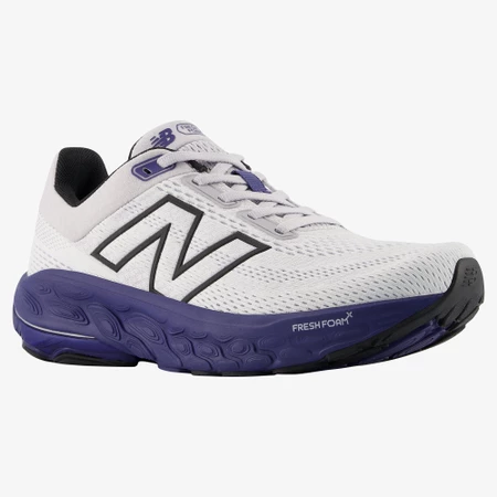New Balance 860v14 B in White/Navy