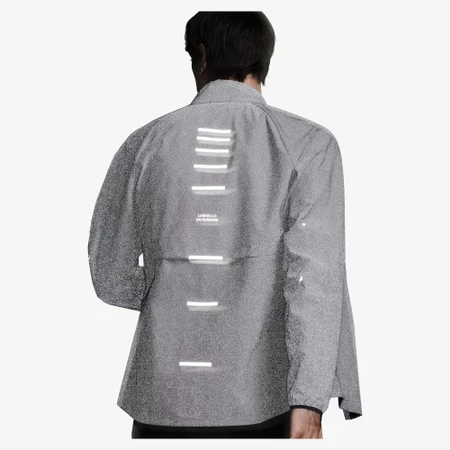 On Weather Jacket Lumos in Lumos/Eclipse