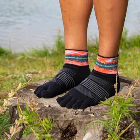 INJINJI  Trail Midweight Mini Crew Toe Socks