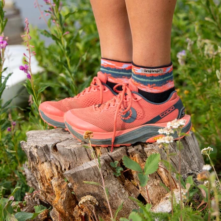 Injinji Trail Midweight Mini Crew Toe Socks in Black/Orange