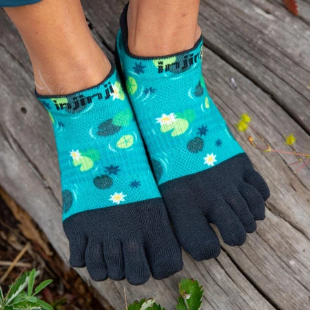 Injinji Women's Run Lightweight No-Show Toe Socks in Green/Black