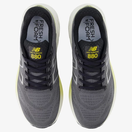 New Balance 880v15 in Grey/Black