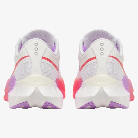 Saucony Endorphin PRO 4 in White/Coral