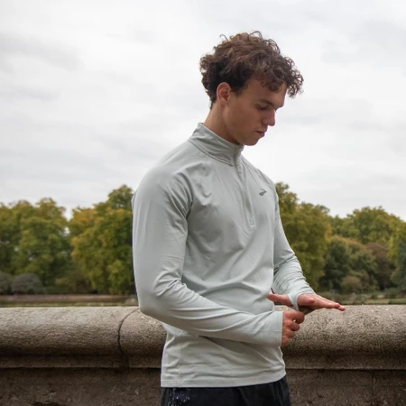 Brooks Dash Half Zip Top 3.0 in Smoke