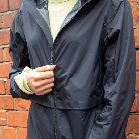 Janji Rainrunner Pack Jacket 2.0 in Midnight