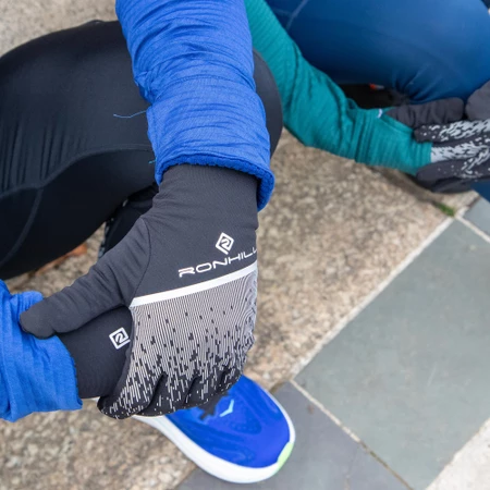 Ronhill Reflect Gloves in Black/Reflect