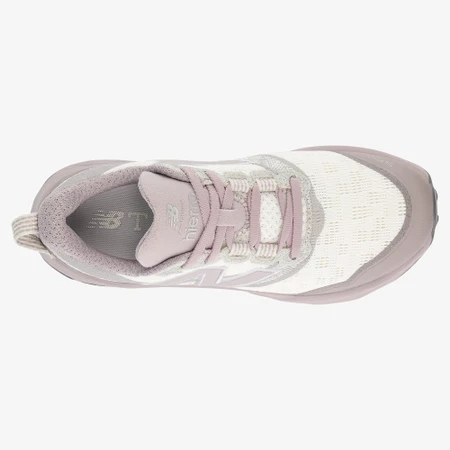 New Balance Hierro V9 D Wide in Sea Salt