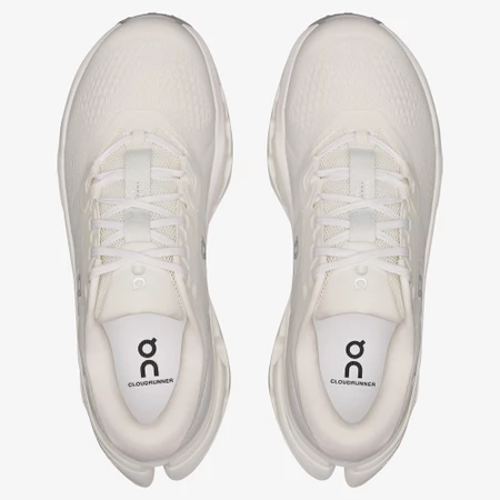 On Cloudrunner 3 Wide in White/Ivory