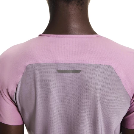 On Performance Tee in Sakura