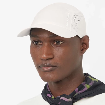 Salomon Shakeout Cap in Off White