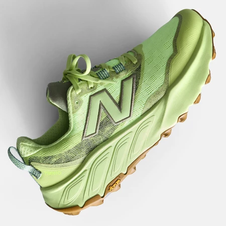 New Balance Hierro V9 2E Wide in Afterglow