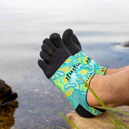 Injinji Run Lightweight No-Show Toe Socks in Lime/Black