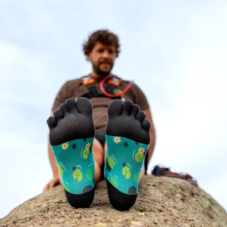 Injinji Run Lightweight No-Show Toe Socks in Lime/Black