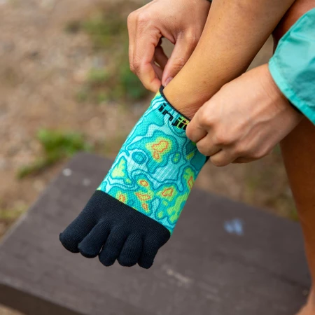 Injinji Run Lightweight No-Show Toe Socks in Lime/Black