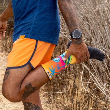 Injinji Trail Midweight Crew Toe Socks in Orange/Black