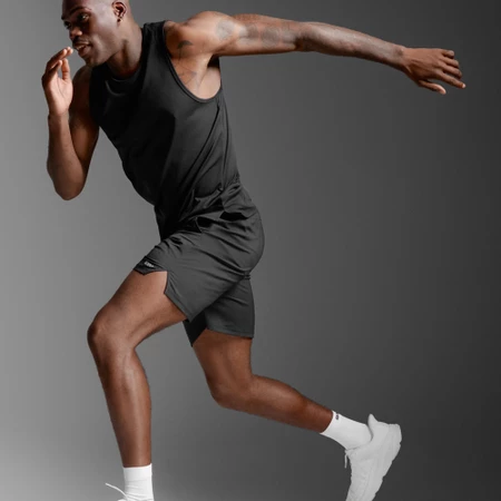 2XU Aero Mesh Tank in Black