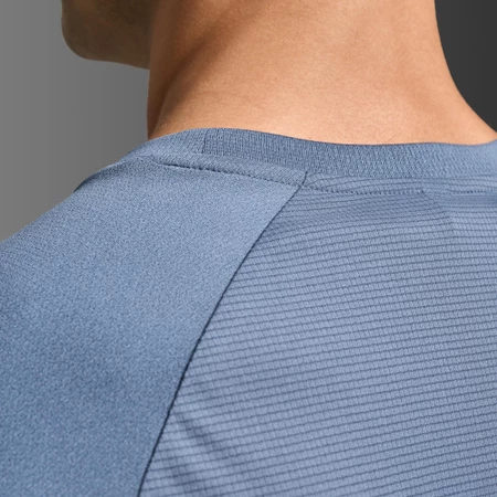 2XU Aero Mesh Tee in Smoke Blue