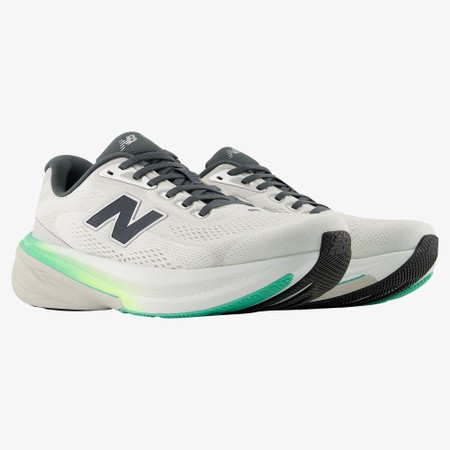NEW BALANCE  860v15 D