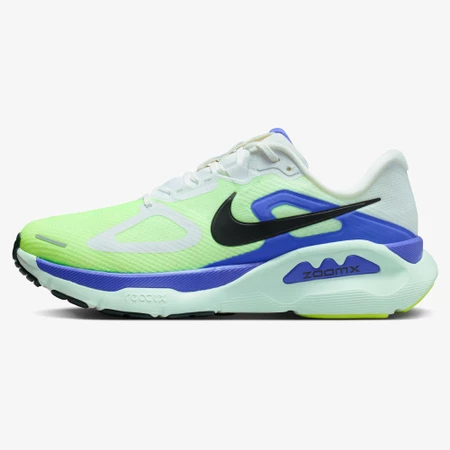 Nike Structure Plus in White/Volt