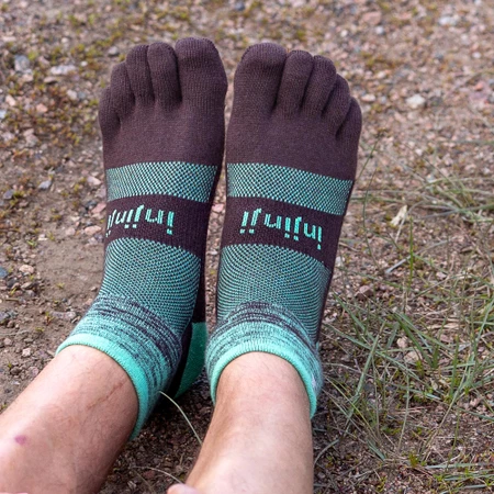 Injinji Trail Midweight Mini Crew Toe Socks in Mint