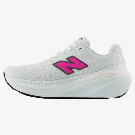New Balance 860v15 B in White/Pink