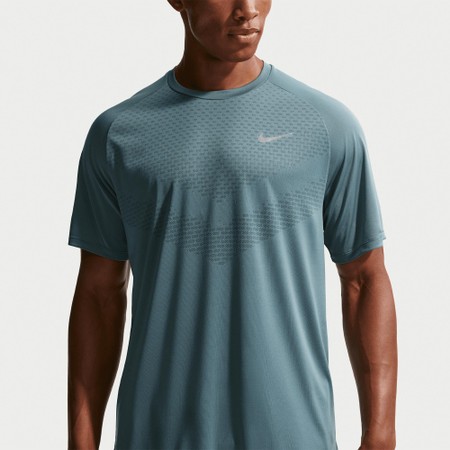 NIKE  Stride Dri-FIT ADV Tee