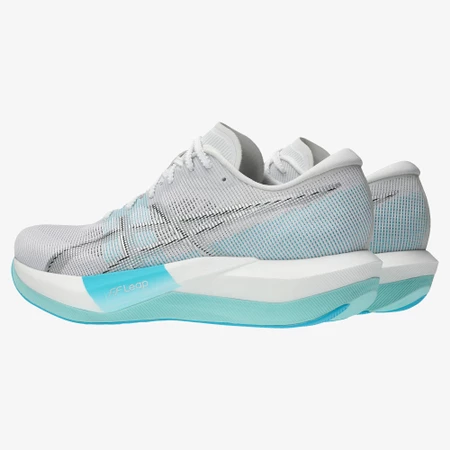Asics Magic Speed 5 in White/Silver