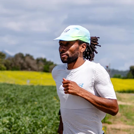 Compressport Pro Racing Cap in White/Blue/Green