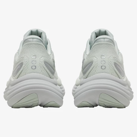 Saucony Triumph 24 in Cast