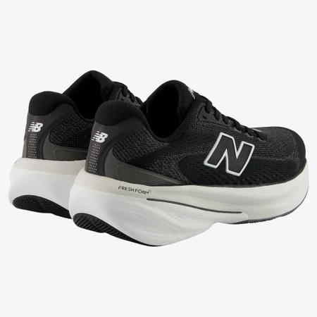 New Balance 860v15 4E Extra Wide in Black/White