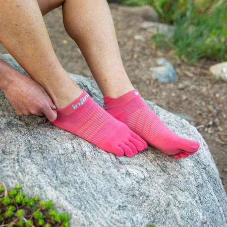 Injinji Women's Run Lightweight No-Show Toe Socks in Coral