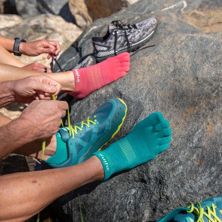 Injinji Women's Run Lightweight No-Show Toe Socks in Teal