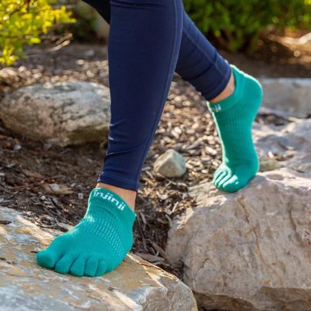 Injinji Women's Run Lightweight No-Show Toe Socks in Teal