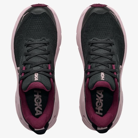 Hoka Challenger 8 in Black/Pink