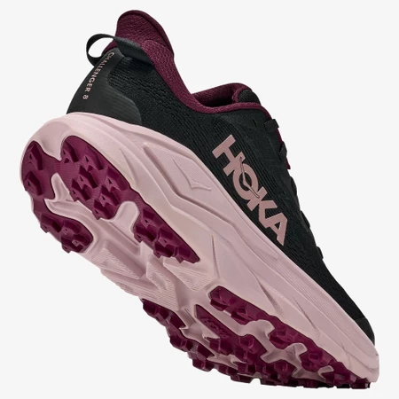 Hoka Challenger 8 in Black/Pink